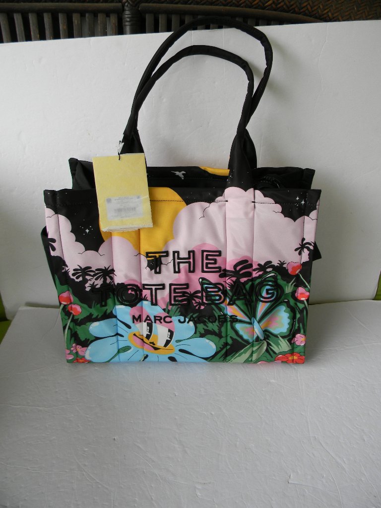 Nwt Marc Jaobs Hattie Stewart X Black Floral Puffy Nylon Large Floral Tote